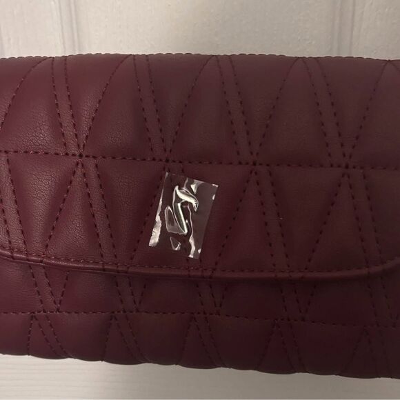 Simply Vera Wang Mauve Berry mini crossbody purse new with tags - Picture 2 of 7